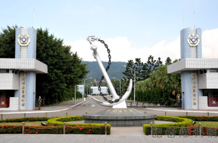 海軍陸戰隊以模型槍混充真槍  海軍司令部遭監察院糾正