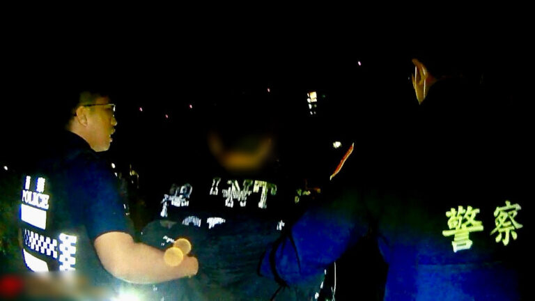 男子見警逃跑自摔被捕 曝光3條通身分 男子見警逃跑自摔被捕 曝光3條通身分