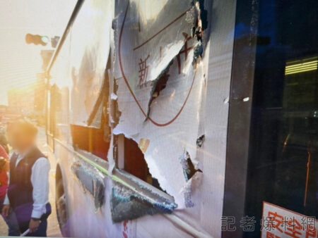 驚悚！貪方便載超長鋼筋 高雄無辜公車慘「被插入」