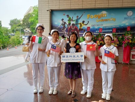 輔英科大護理系準白衣天使加冠導光  吸引境外生參加受矚目