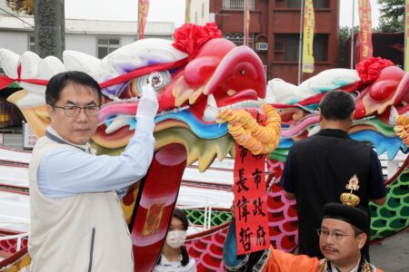 為台南國際龍舟賽點睛祈福　黃偉哲祈求賽事圓滿