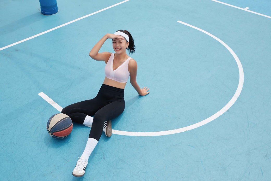  ▲EASY_SHOP[RUN]de_V側包性感迷人零死角涼感運動內衣。（圖/EASY SHOP提供） 