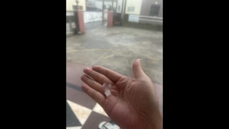 溪州鄉突降冰雹　民眾笑稱：南國也會下雪？