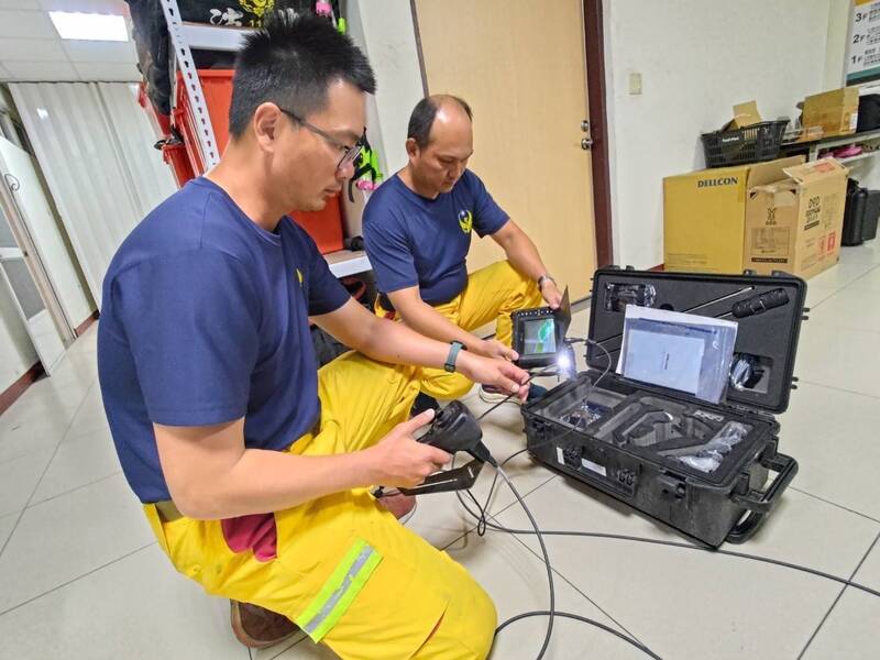 ▲ 日本九州外海7.1強震,高雄市特搜隊67人4犬整備待命,隨時支援震災。(圖:高市府消防局)