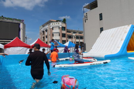 大村鄉的清涼奇蹟　行動式泳池帶來夏日樂趣