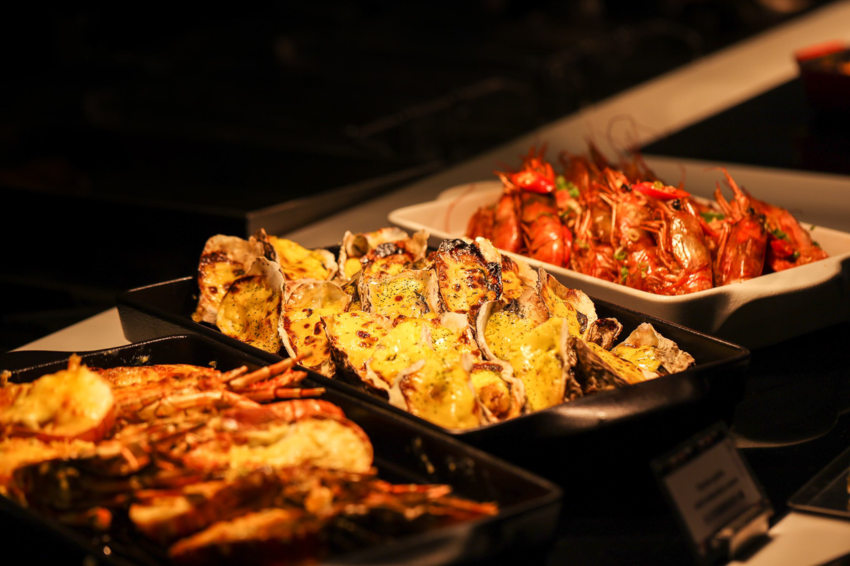 ▲豪享自助餐廳囊括中式、日式、南亞、歐風、美墨及星馬等多樣化佳餚,依季節變換菜色。(圖/萬豪酒店提供)