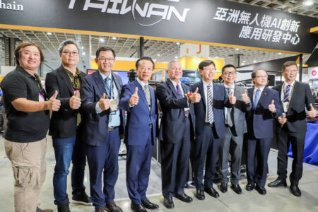 翁章梁受邀國際人工智慧暨物聯網展開幕　以Drone Taiwan壯臺灣亮相