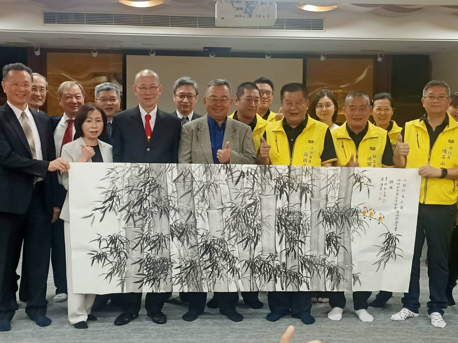 ▲圖、媽祖聯合會台灣總會與高雄市北野町溫王廟簽訂策略聯盟後全體合影。（ 記者李堂安攝） 