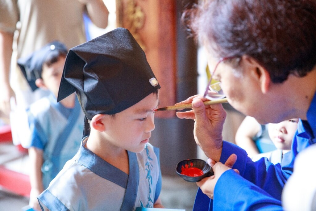 「破蒙」是人生四大禮之一    宜蘭傳藝園區推開筆禮活動