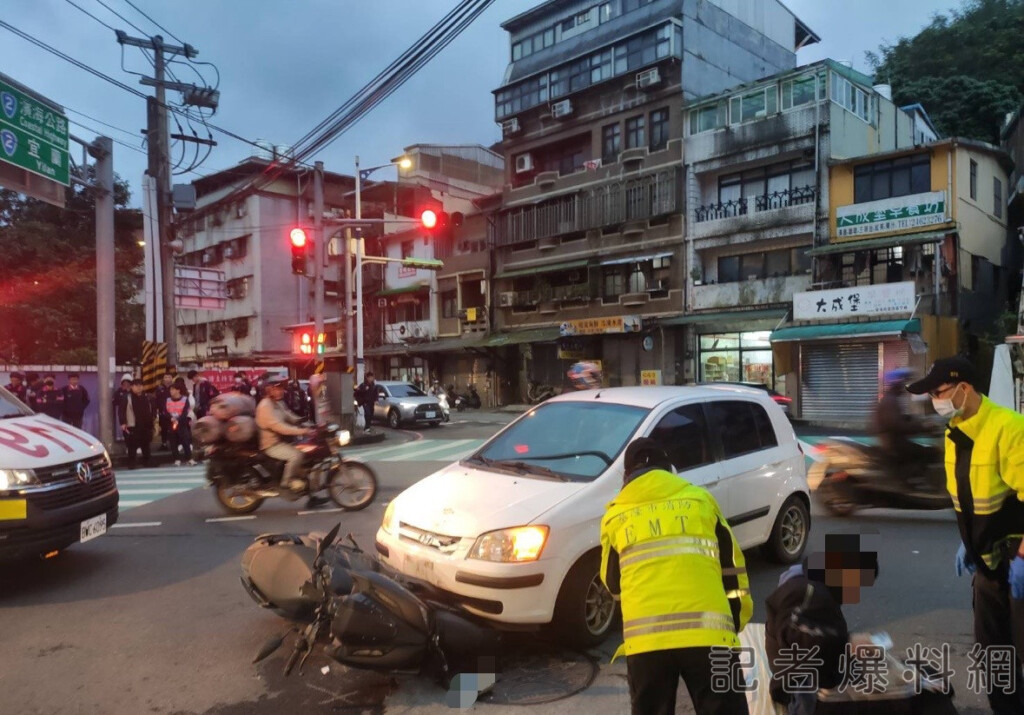 影/驚險瞬間！基隆女駕駛轉彎闖禍 海大生遭撞飛半空中