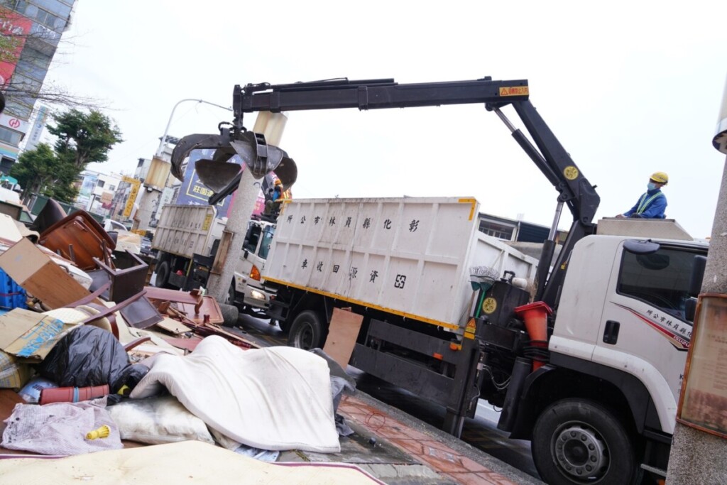 員林清潔週變廢為寶　住戶大掃除秒變二手市集