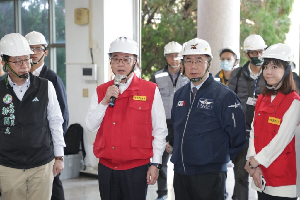 行政院長卓榮泰赴玉井、楠西勘災慰問   黃偉哲: 春節連假前發放慰問金