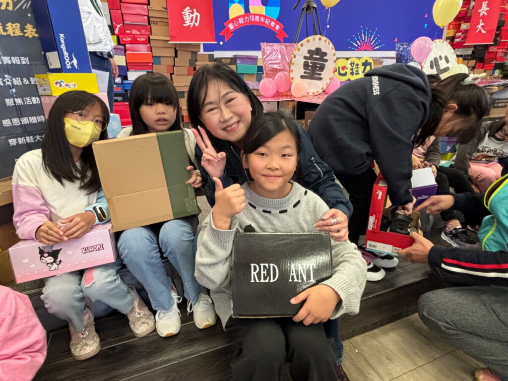 童心鞋力10年愛心傳遞　家扶送鞋溫暖寒冬