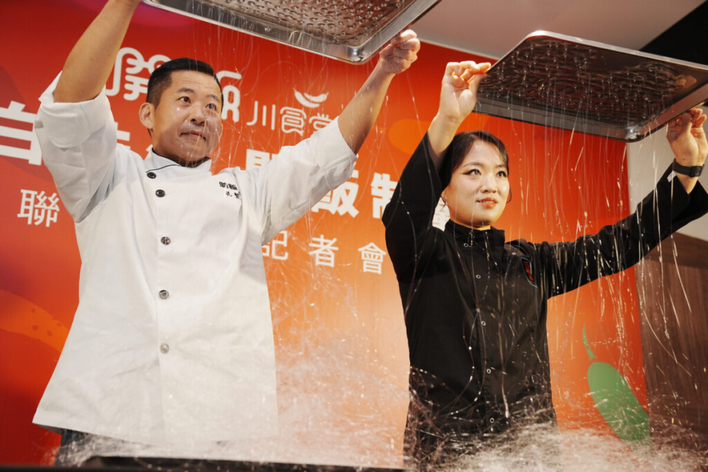 「開飯川食堂」聯手《黑白大廚》鄭智善 ！超人氣料理〈麻辣奶油蝦〉 台灣吃得到啦