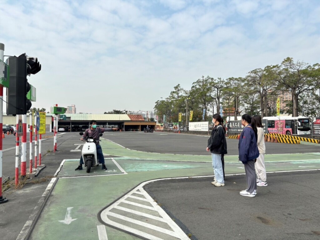 機車族考駕照 最多補助3,800元