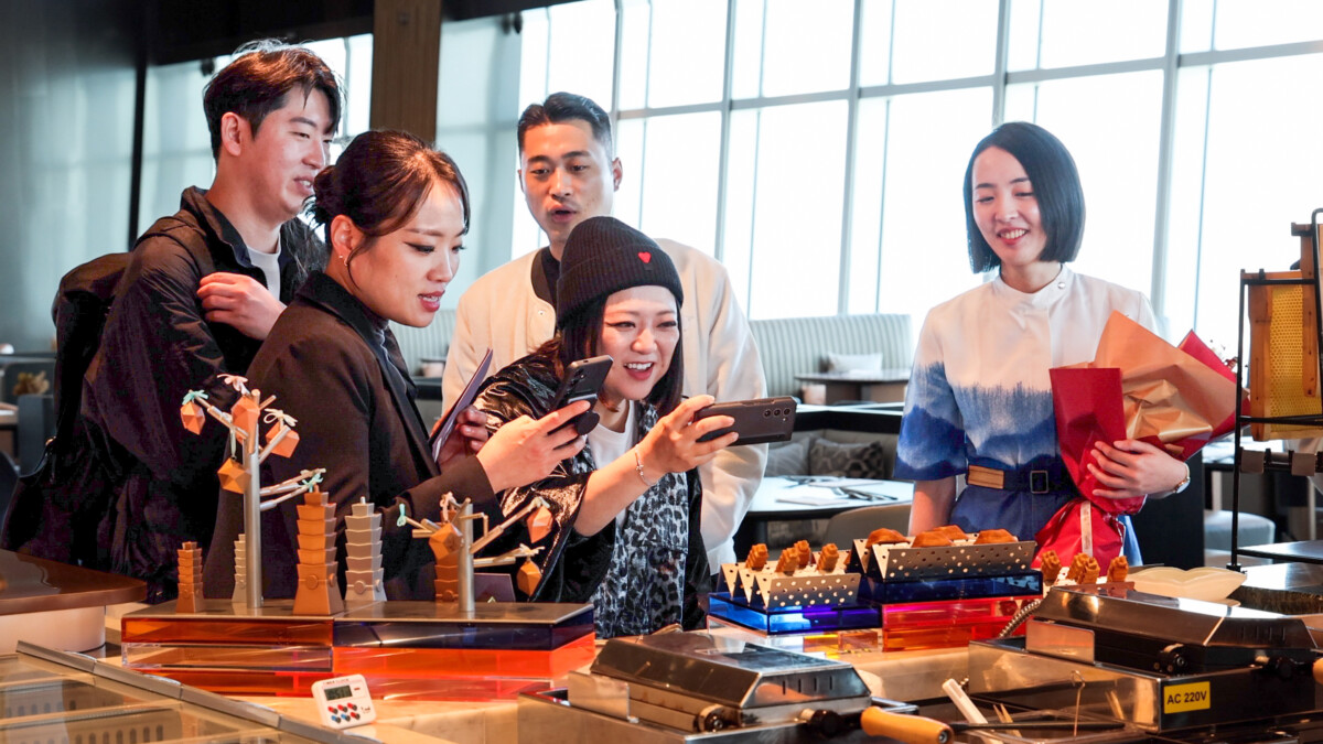 ▲韓國名主廚金淑與鄭智善來饗 A Joy考察。（記者 劉皓瑋翻攝）