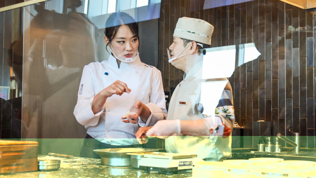 鄭智善來「饗A Joy」當一日主廚?! PK 7秒半捏製黃金21摺小籠湯包