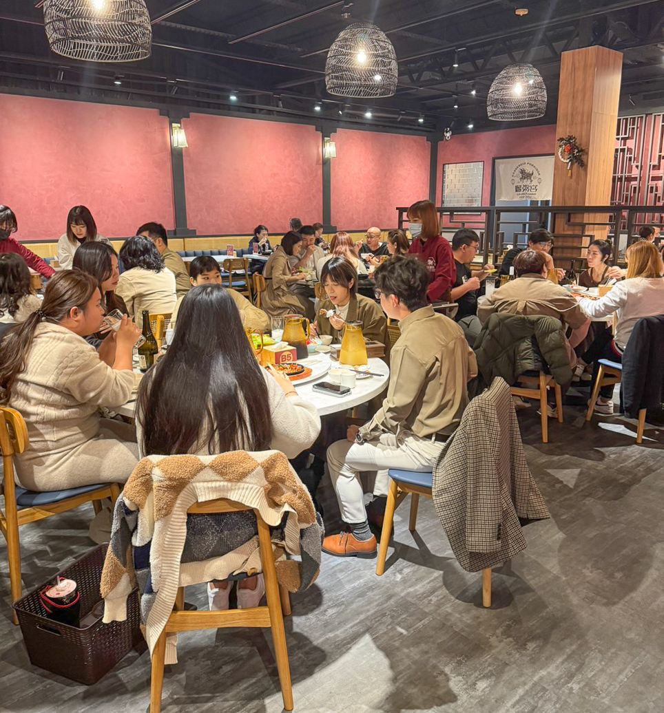 ▲新現代中國風，打造質感用餐空間。（圖/麟粥宮提供）