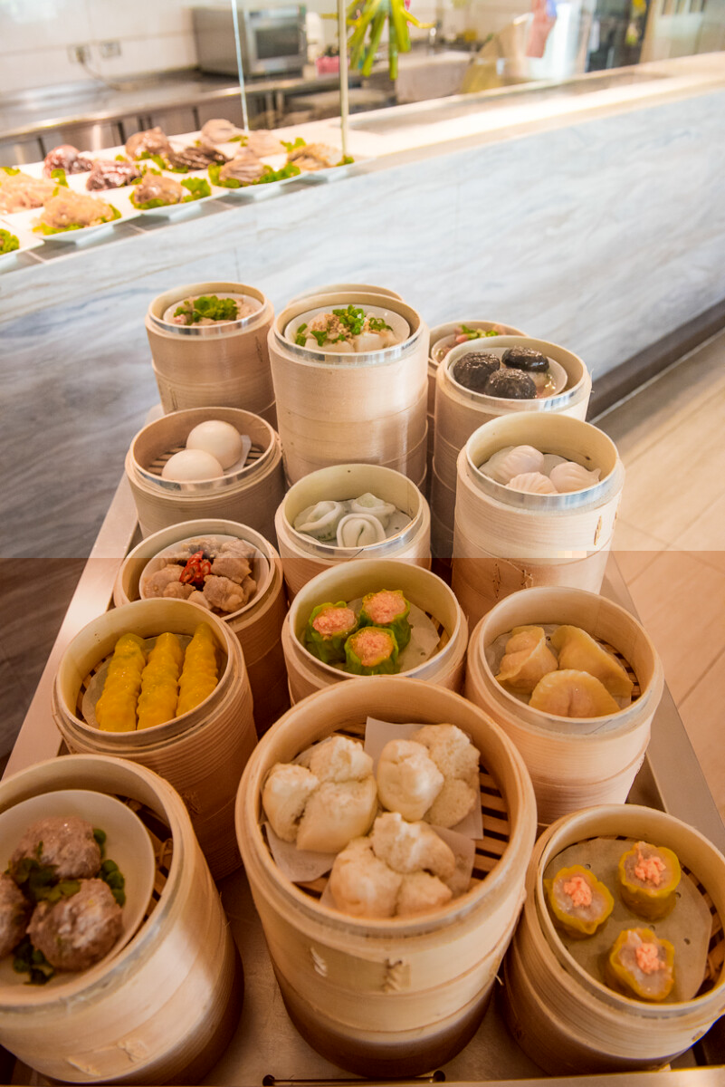 ▲慶祝中華隊拿下WBC經典賽最後一張門票,高雄翰品酒店港都茶樓舉辦幸運號碼球港點免費送活動。(圖/高雄翰品酒店提供)