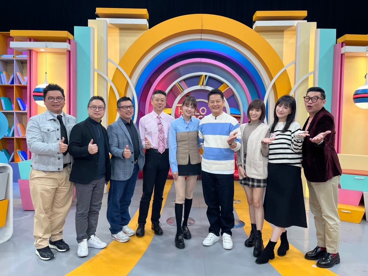 東森綜合《醫師好辣》主持人徐乃麟、嚴立婷，與來賓馬力歐、李新、靜香，大聊夫妻間的閨房趣事。