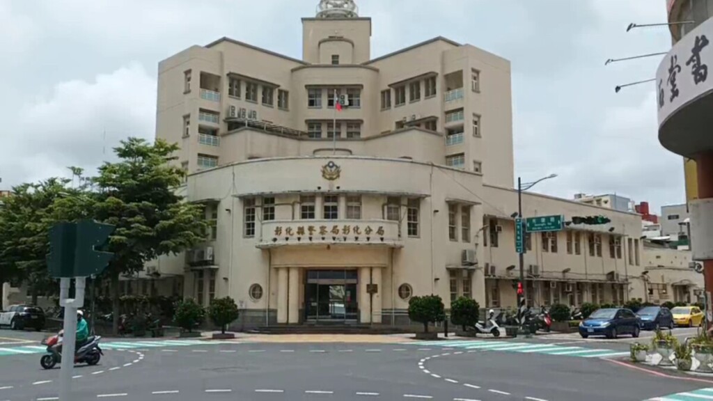 「車震」夫妻賣場車內活塞運動　500萬人次觀賞