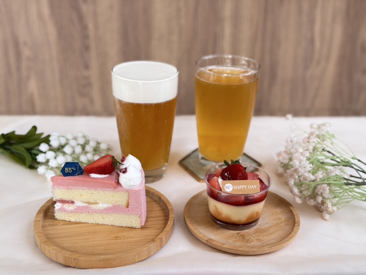 85℃「38寵愛女神節」，指定飲品「就是海岩青茶」和「蘋香淺焙青」兩款任選第二杯38元；買指定膠原蛋白切片蛋糕享38元加購指定飲品優惠。