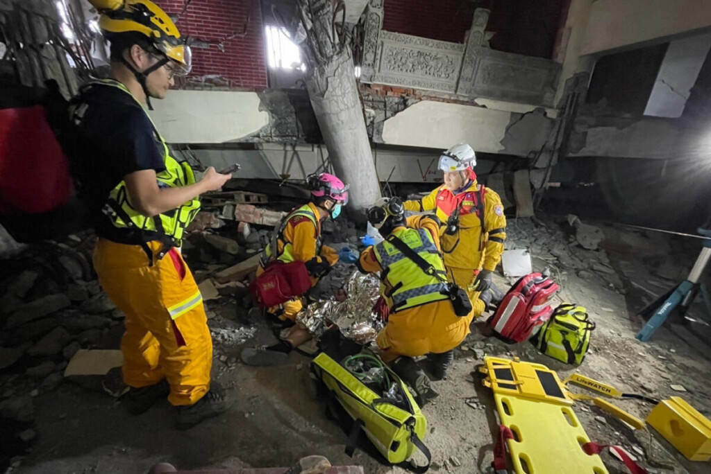 彰基醫護成功通過搜救認證　展現災難救援實力