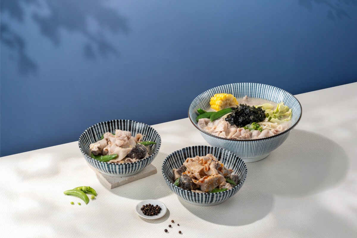 春水堂夏季新品讓人齒頰留香，由左而右分別為「胡麻拌豚五花」、「椒麻拌豚五花」、「膠原胡麻白湯麵(豚)」。