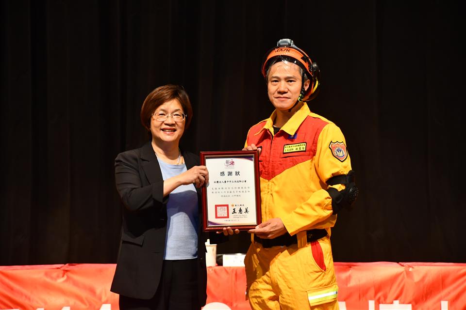 7bd70b2aeee30b3b287e79ece567b1f4