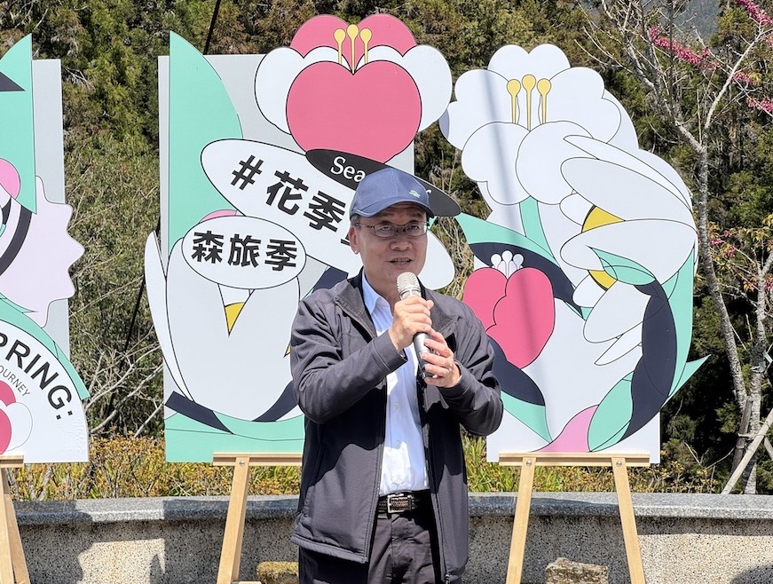 張岱分署長說明今年的花開更勝以往。（圖/林保署提供）
