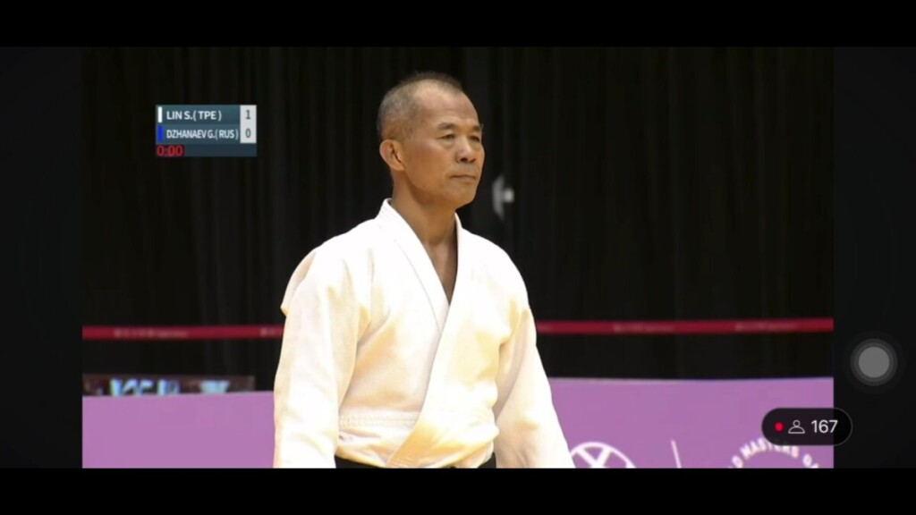 62歲阿Sir逆轉奪金！關鍵10秒摔倒俄國高手