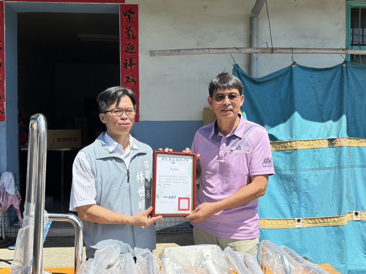 35d1f28e877fdefc90dd9ed9213a4d41