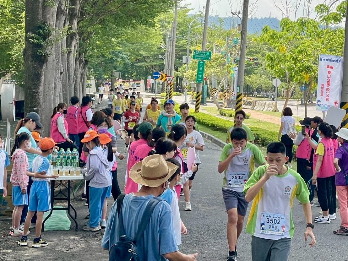 4cb558d04e7d0d3928a92a379f464392