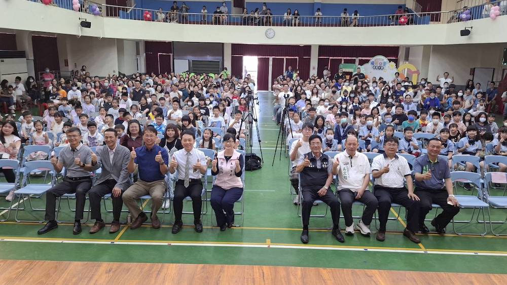 嘉義縣太保市公所今（18）日下午在鄭淑分市長親自主持下，於太保國小活動中心舉辦114年模範兒童表揚大會。（圖/記者陳惲朋翻攝）