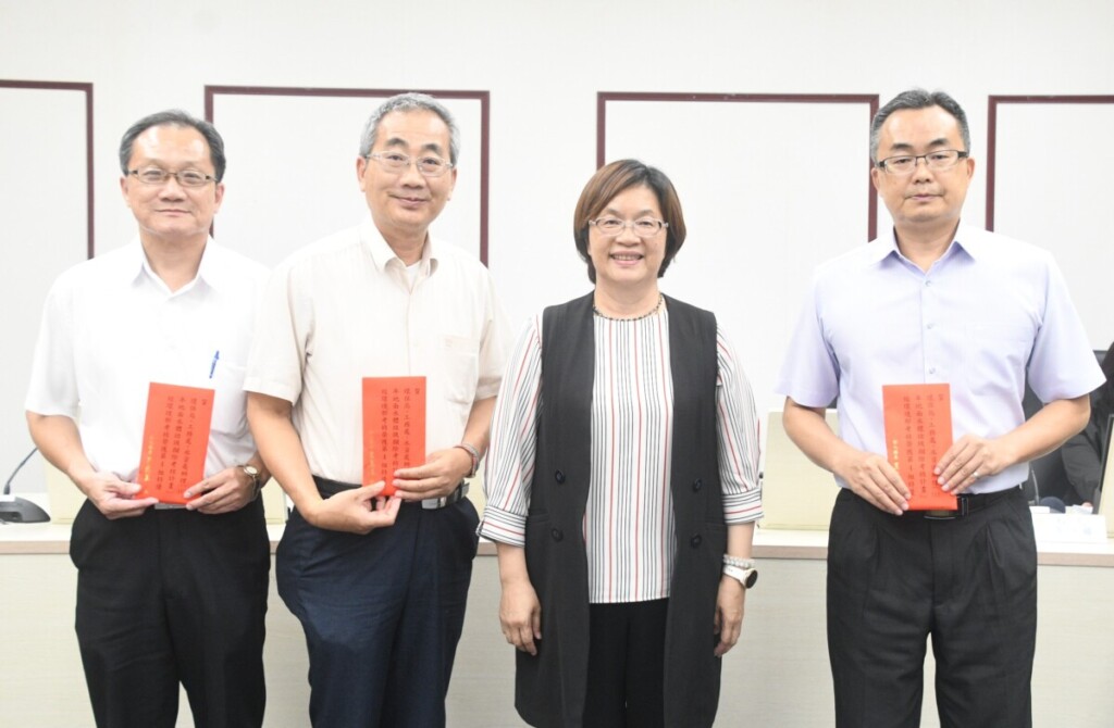 獲五連霸 彰化縣地面水體垃圾攔除績效卓越 獲五連霸 彰化縣地面水體垃圾攔除績效卓越