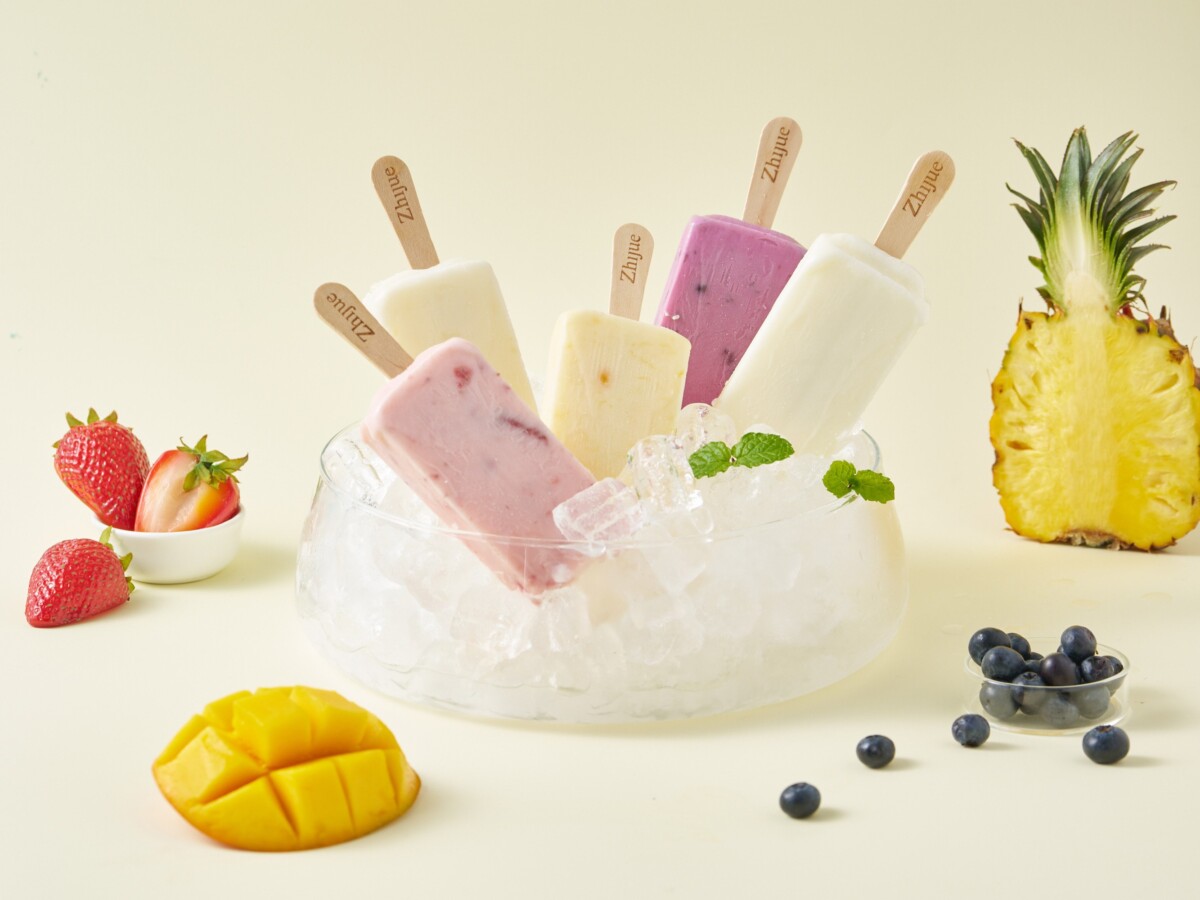 ▲B1知覺優格推出優格冰雪糕家庭號，買1盒再送2支優格冰雪糕活動，特價399元(原價569元)。（圖/高雄夢時代提供）