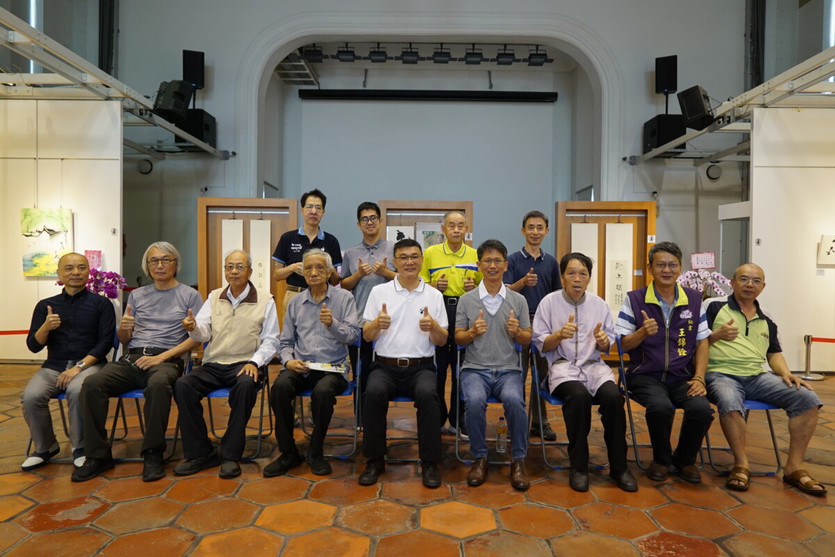 De8e86afbc15e57eb0a3f855341c4395