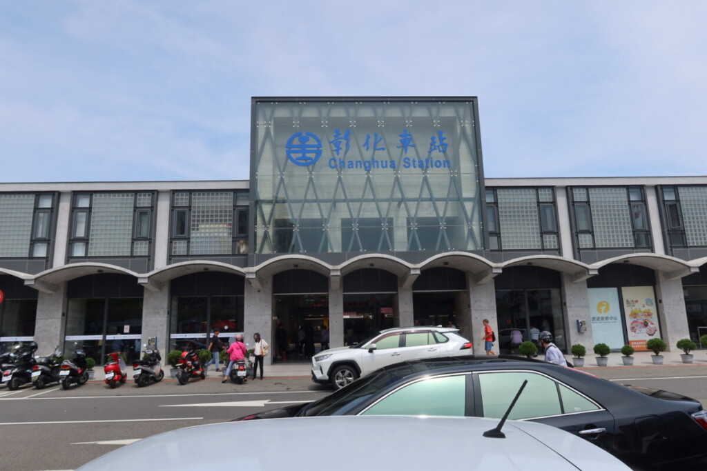 彰化火車站電梯驚現偷拍狼　妙齡女當場喝斥送辦