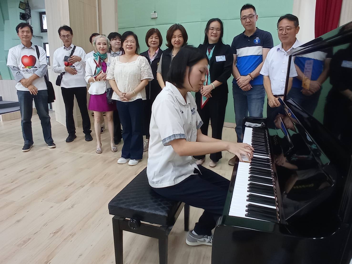 一台鋼琴串起跨區愛心！北港高中學生迎來夢想演出舞台