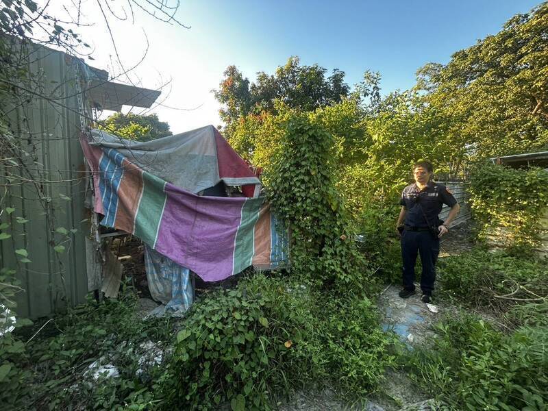 橋頭荒廢工寮驚見乾屍　61歲男疑露宿多時身分待確認