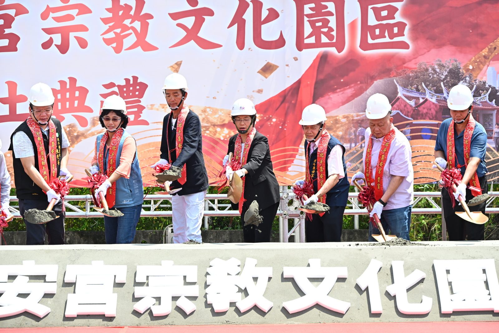 北斗人等到了！奠安宮古廟一磚一瓦搬回北斗