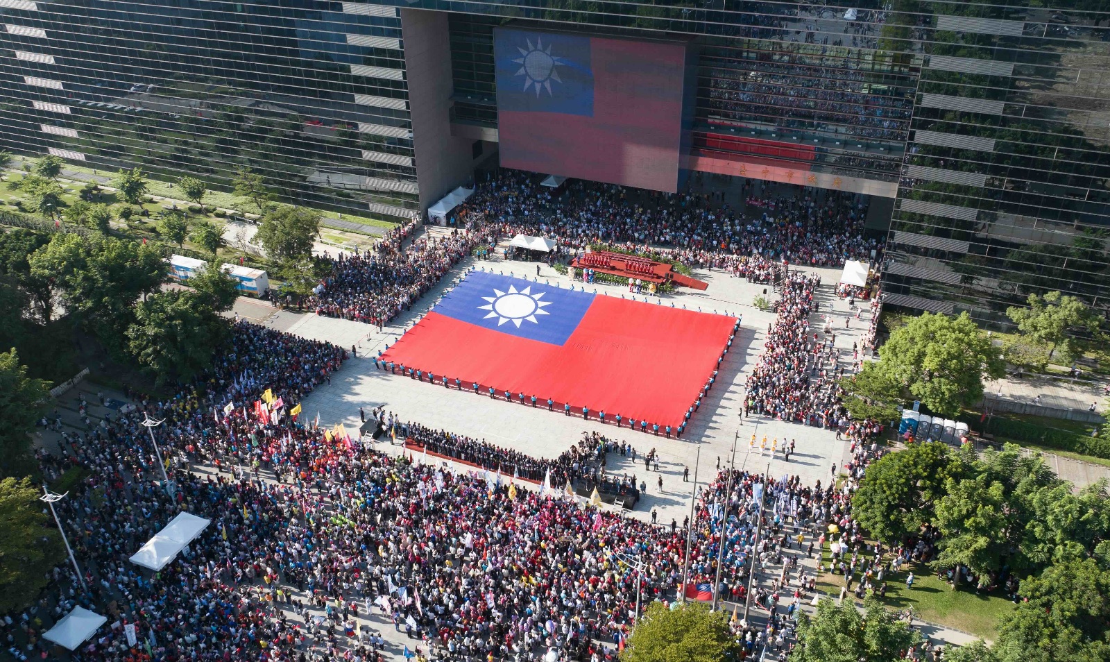 盧秀燕最後一次主持國慶升旗　感謝市民八年相伴