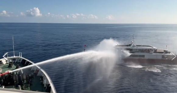 海巡雲林艦「水砲」中國籍「粵惠東漁75066」及「金鯊」等2艘漁船