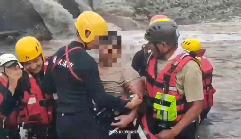 屏東13歲少年戲水遭捲汲水口失蹤！搜救4小時奇蹟生還全場歡呼