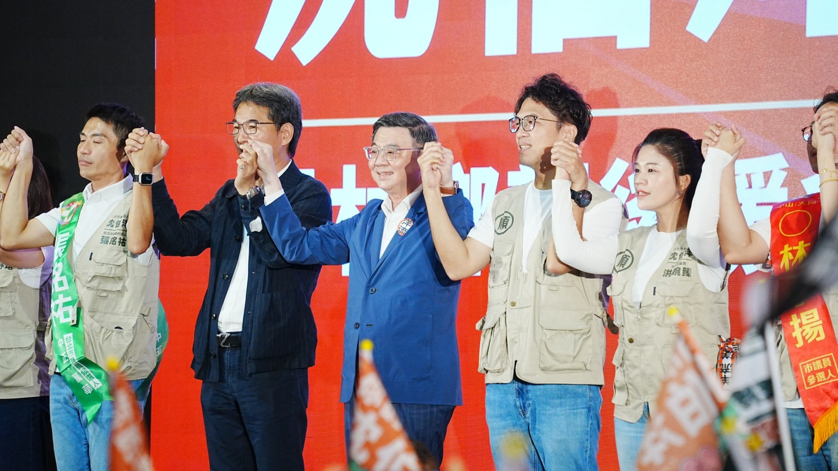 「洋劉正派」合體掀話題！劉建國送筍、沈伯洋回贈陀螺喊雲林動起來