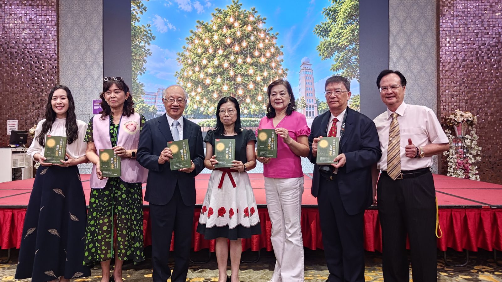 許文志自傳發表會化身公益行動！環球文教基金會號召捐70萬元助學