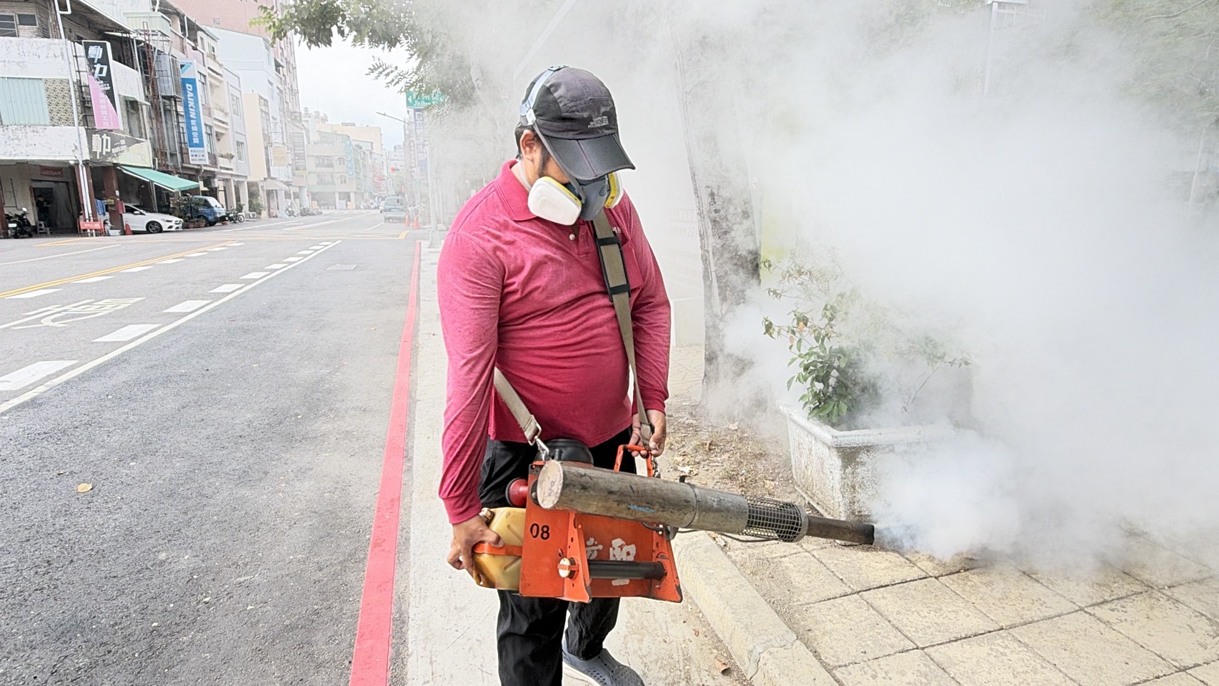 越南旅客入境發燒快篩陰性！PCR竟確診登革熱　高雄急清消六合夜市等地